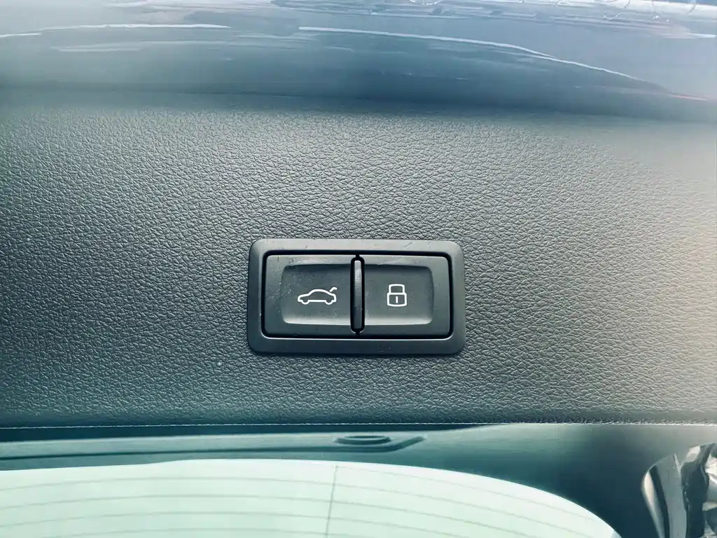 AUDI Q2L 2023