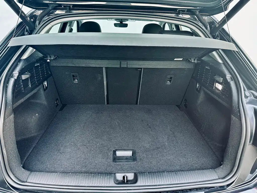 AUDI Q2L 2023