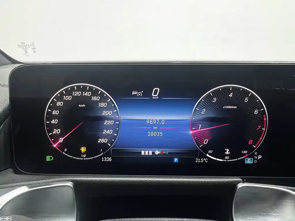 MERCEDES BENZ GLB 2024