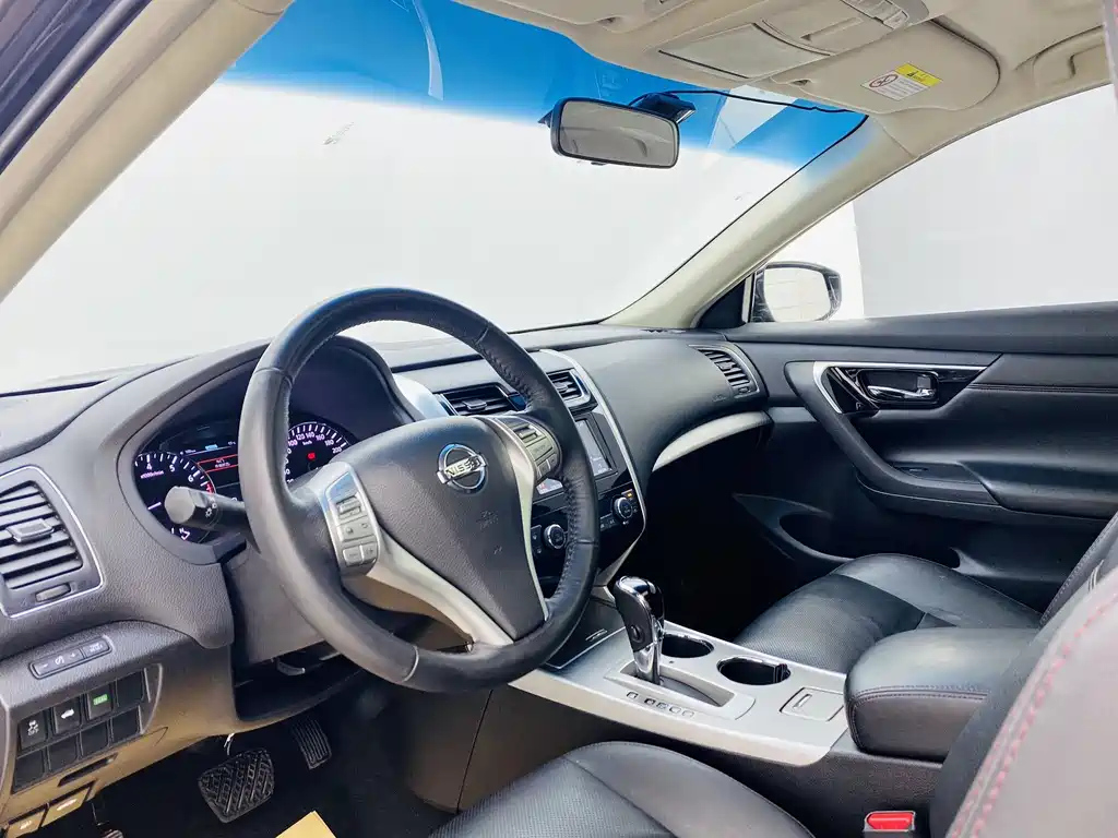 NISSAN TEANA 2018