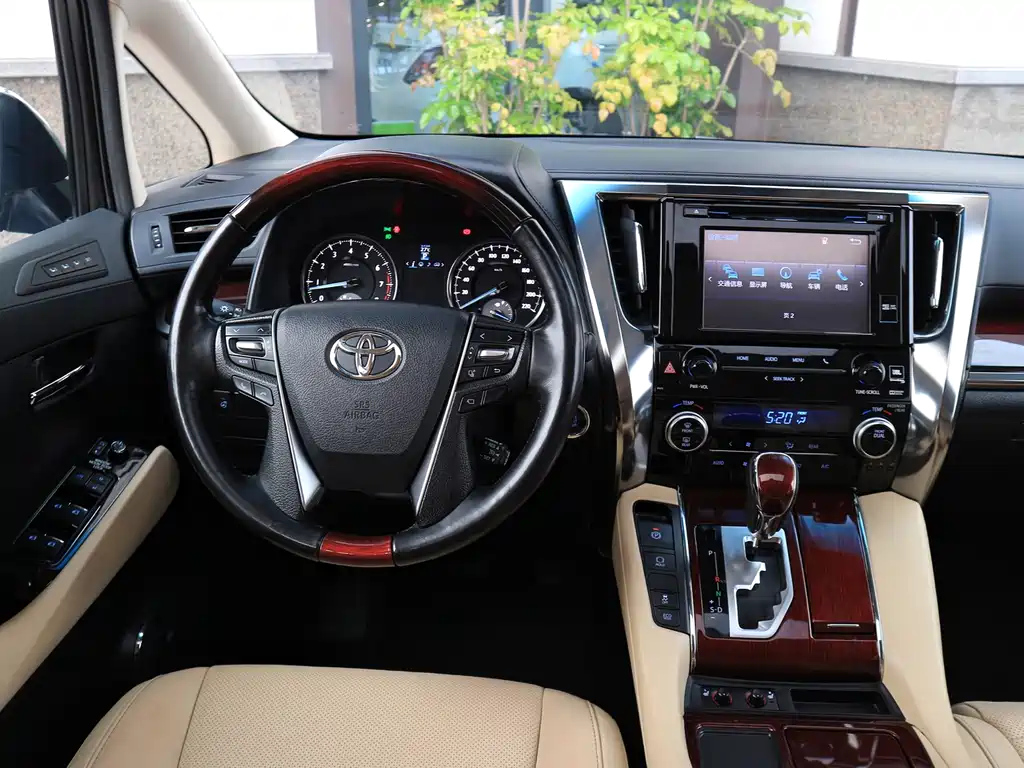 TOYOTA ALPHARD 2018