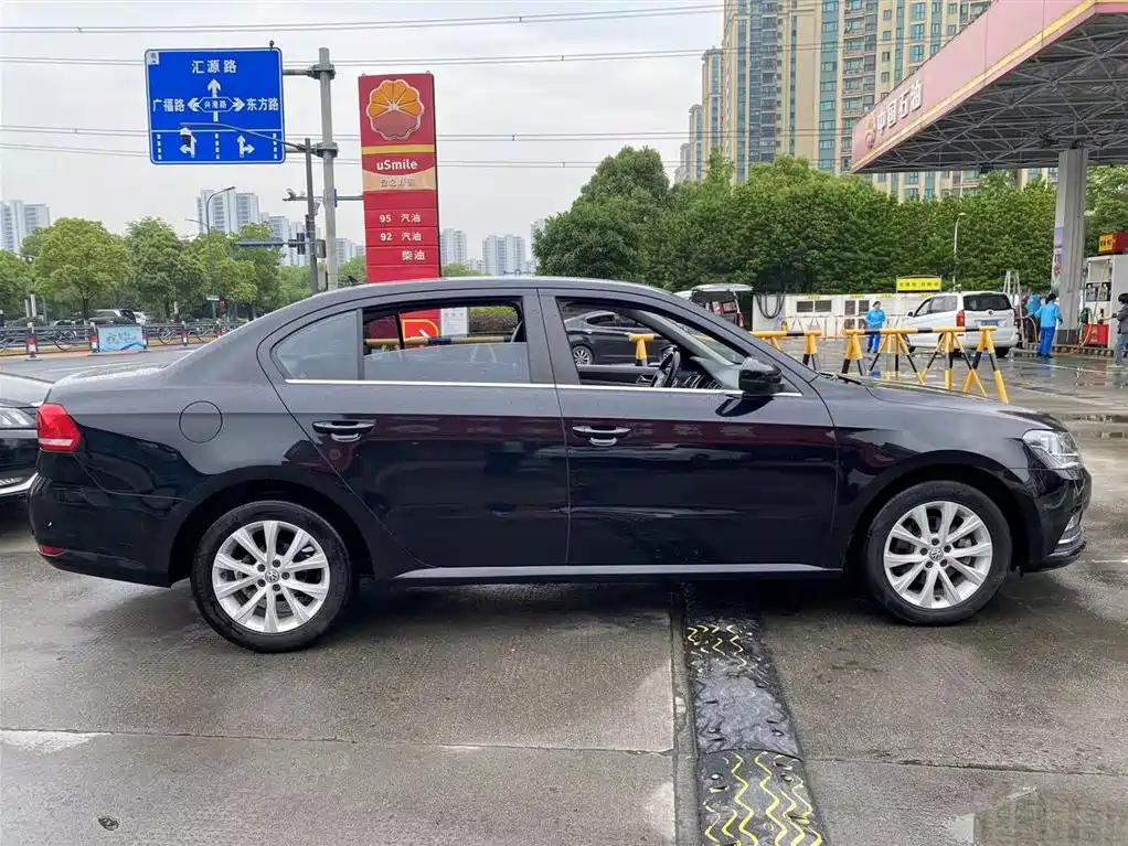 VOLKSWAGEN LAVIDA 2018