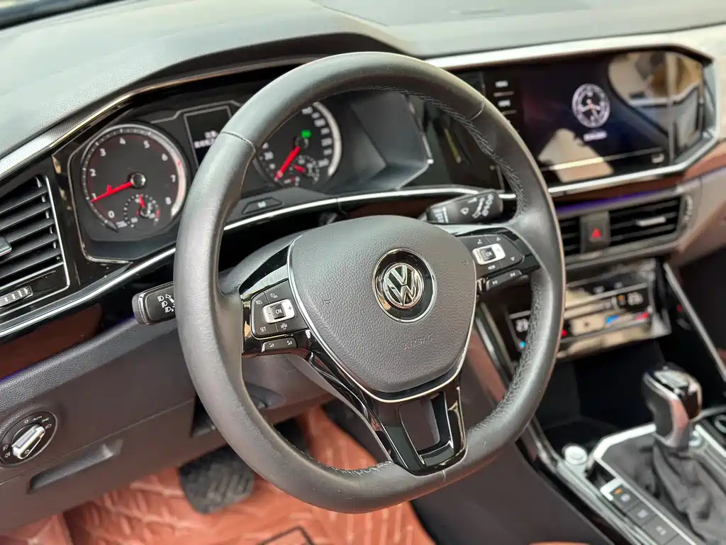 VOLKSWAGEN TAYRON 2020