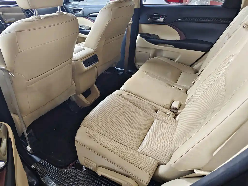 TOYOTA HIGHLANDER 2017