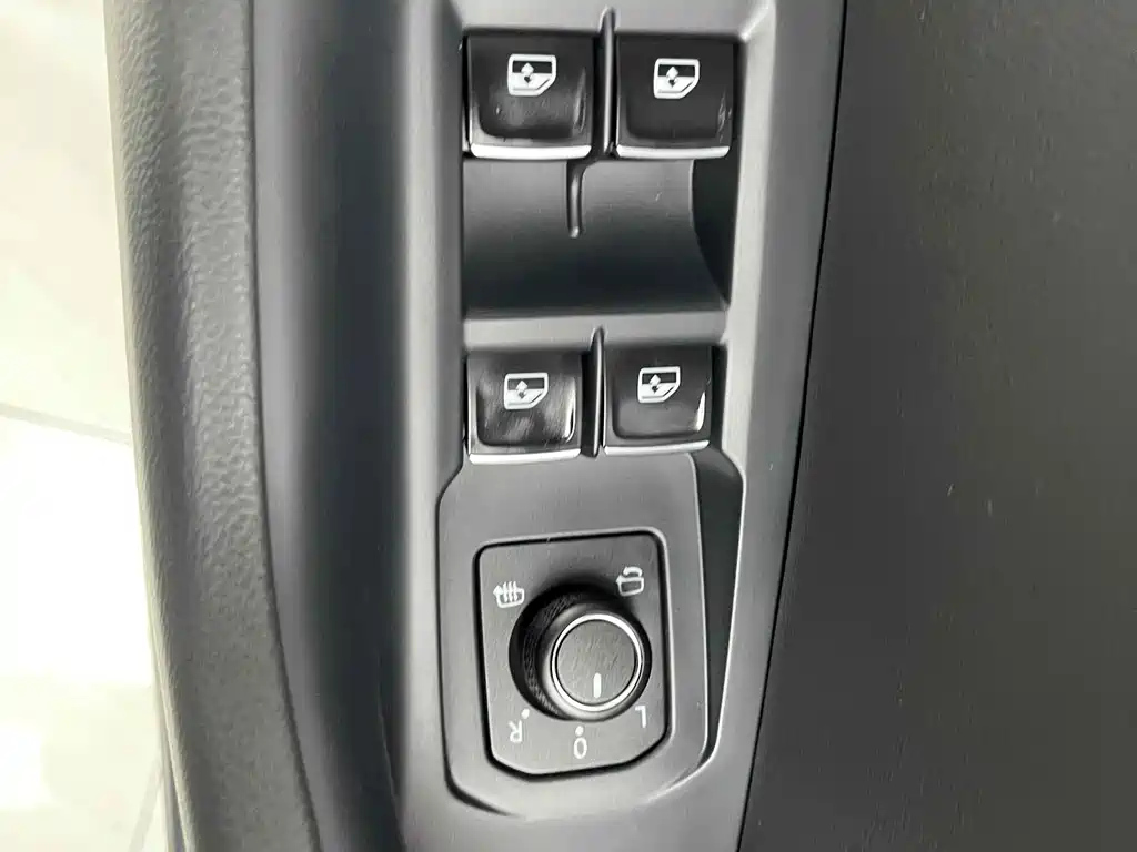 VOLKSWAGEN MAGOTAN 2022