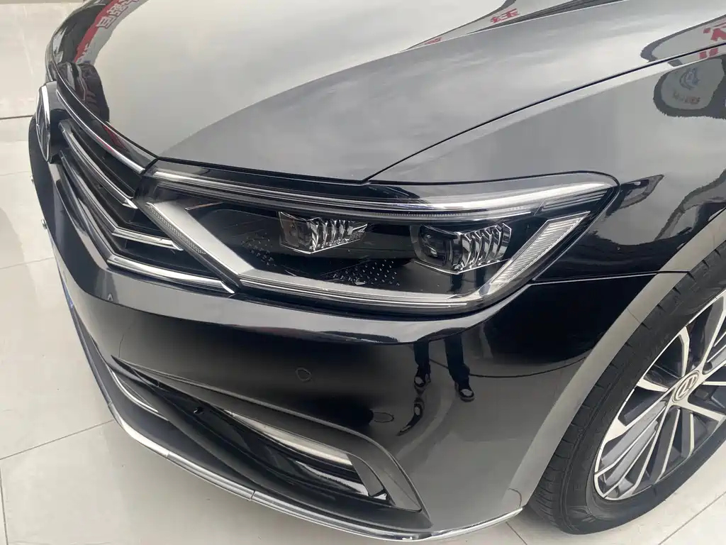 VOLKSWAGEN MAGOTAN 2020