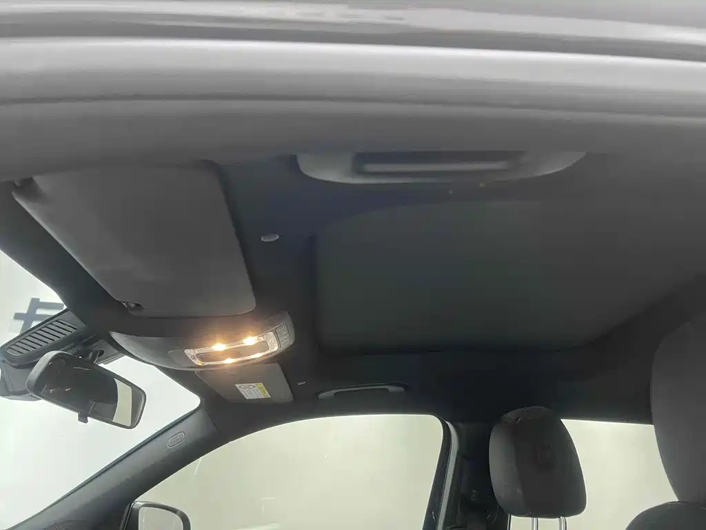 MERCEDES BENZ GLB 2022
