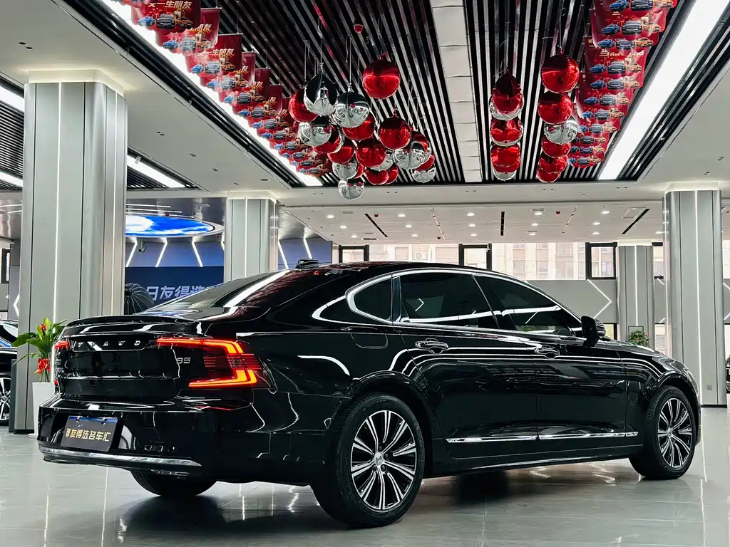 VOLVO S90 2021