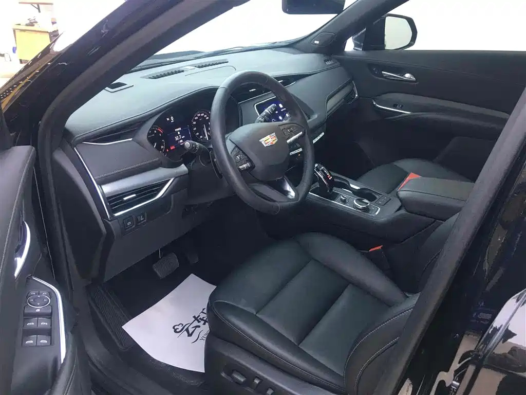 CADILLAC XT4 2023