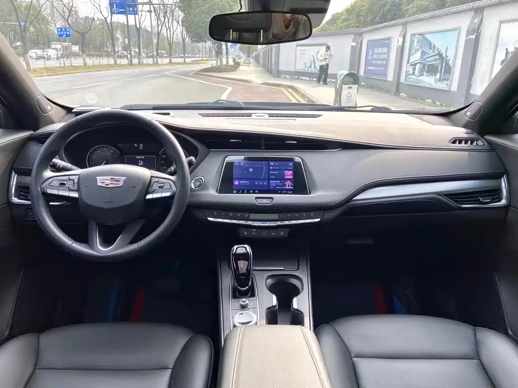 CADILLAC XT4 2022
