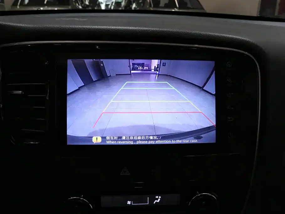 MITSUBISHI OUTLANDER 2019