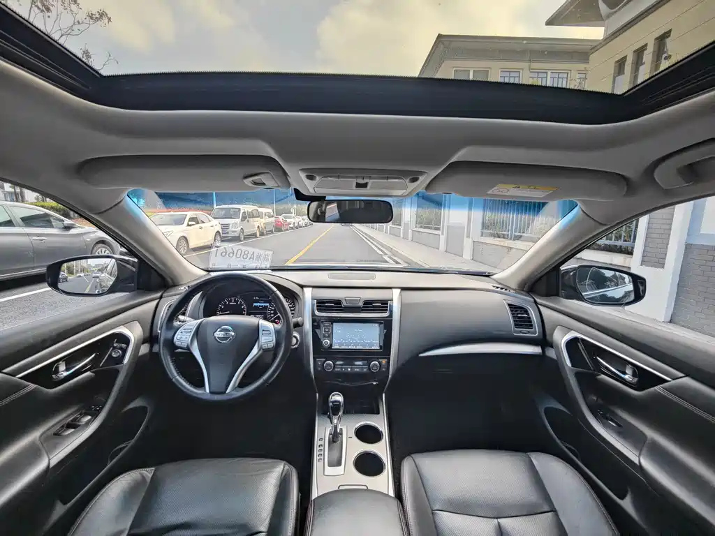 NISSAN TEANA 2016