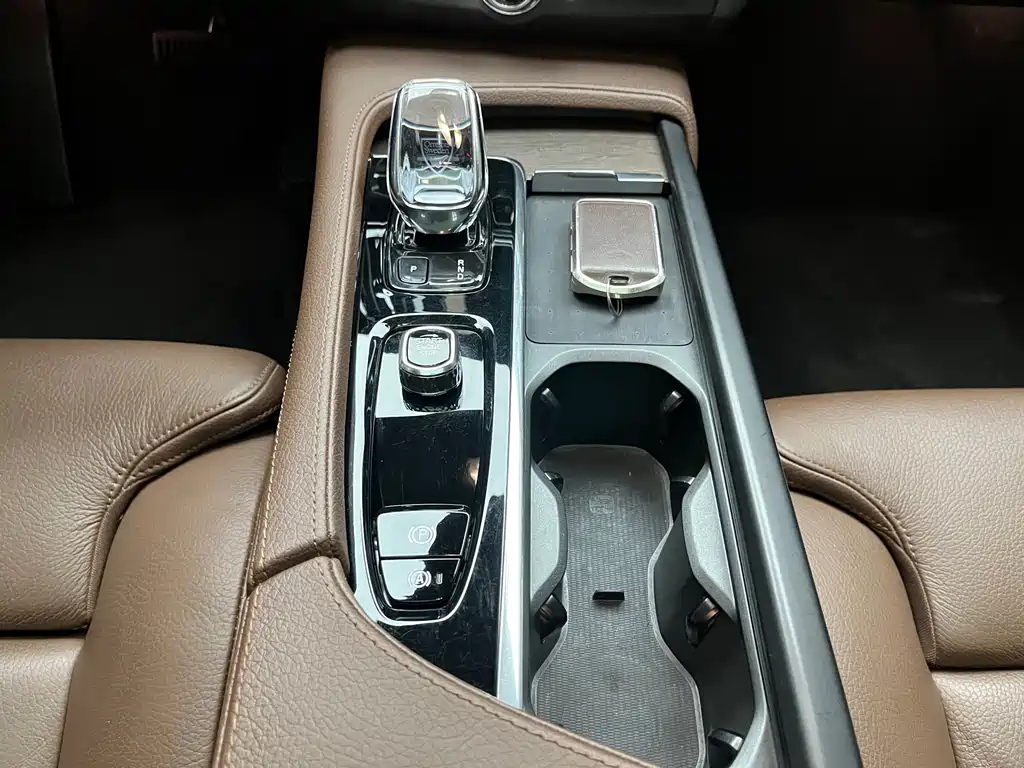 VOLVO S90 2022
