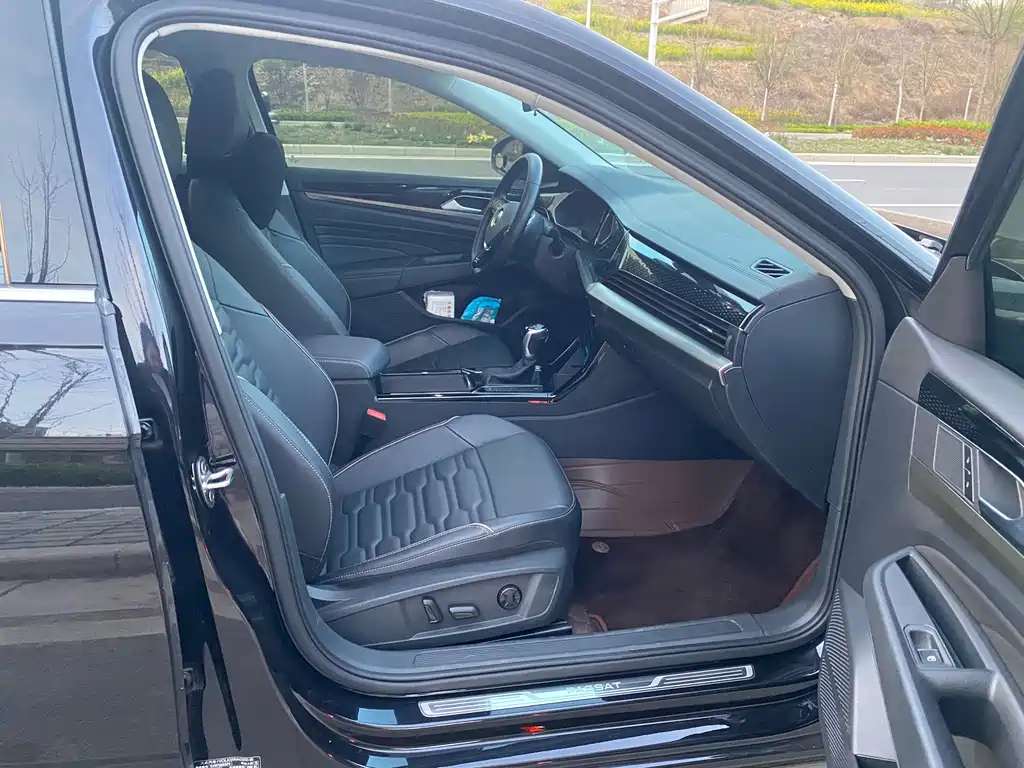VOLKSWAGEN PASSAT 2021