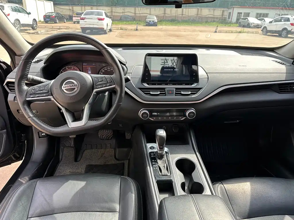 NISSAN TEANA 2020