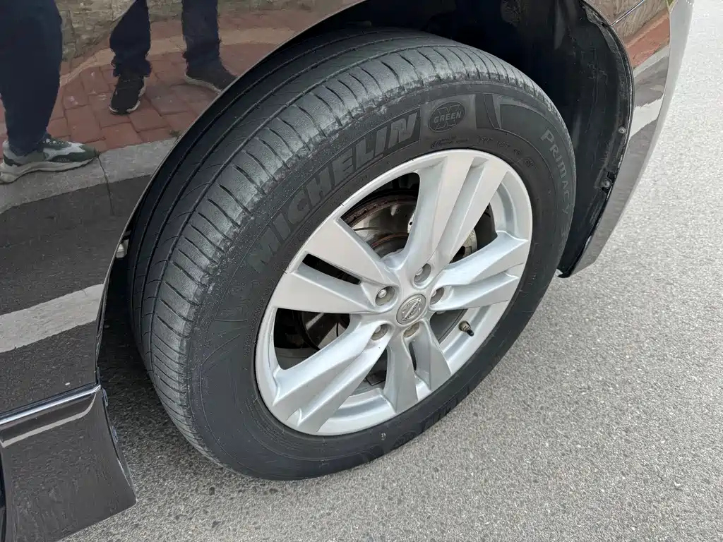 NISSAN QUEST 2014