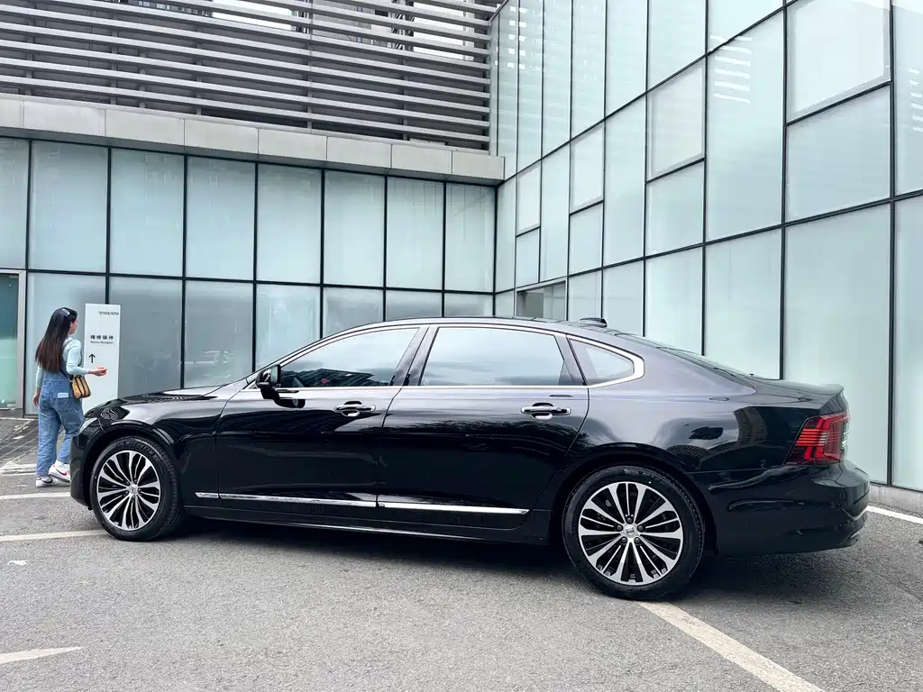 VOLVO S90 2022