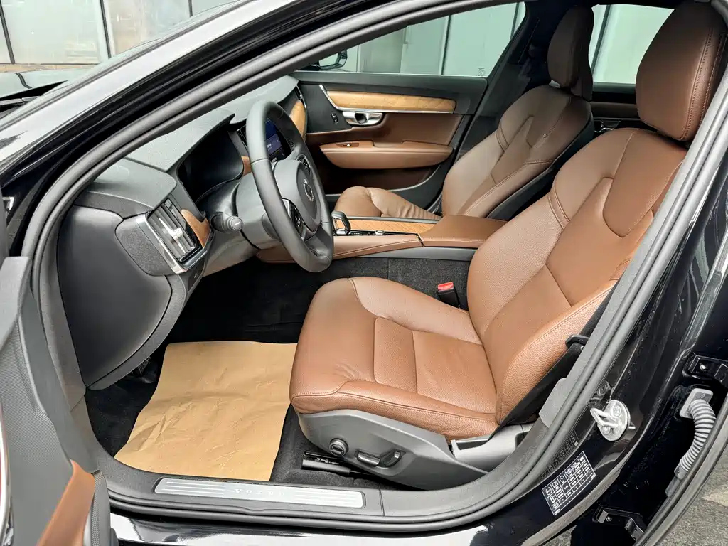 VOLVO S90 2022