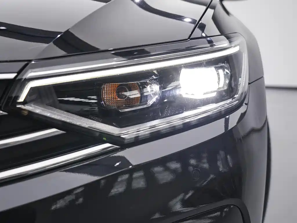VOLKSWAGEN MAGOTAN 2022