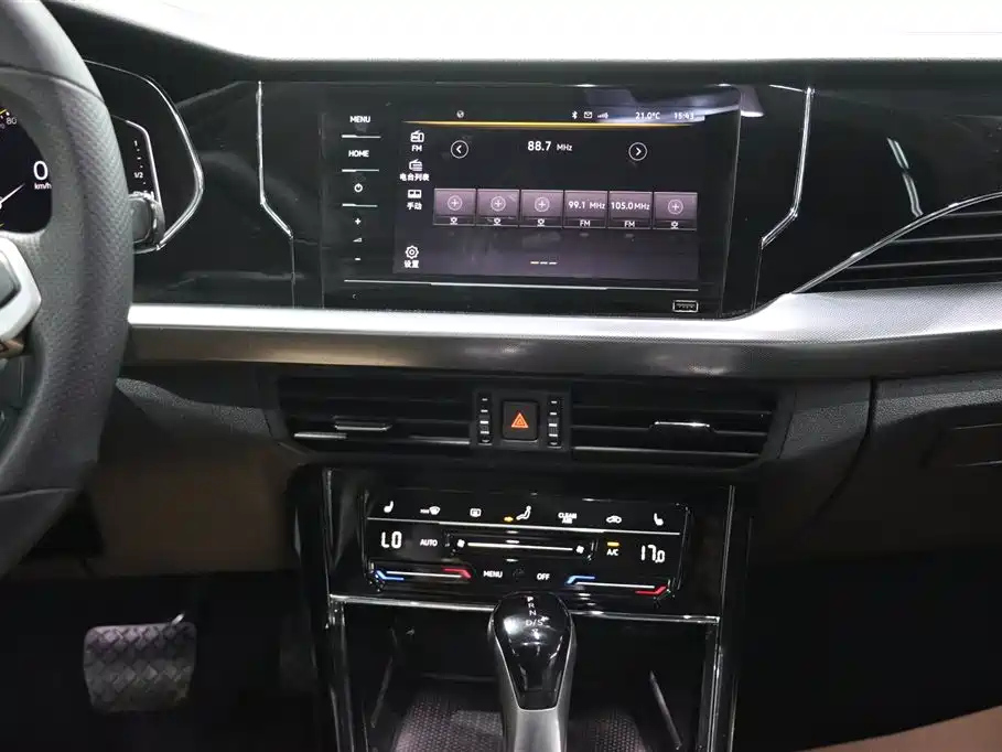 VOLKSWAGEN PASSAT 2022