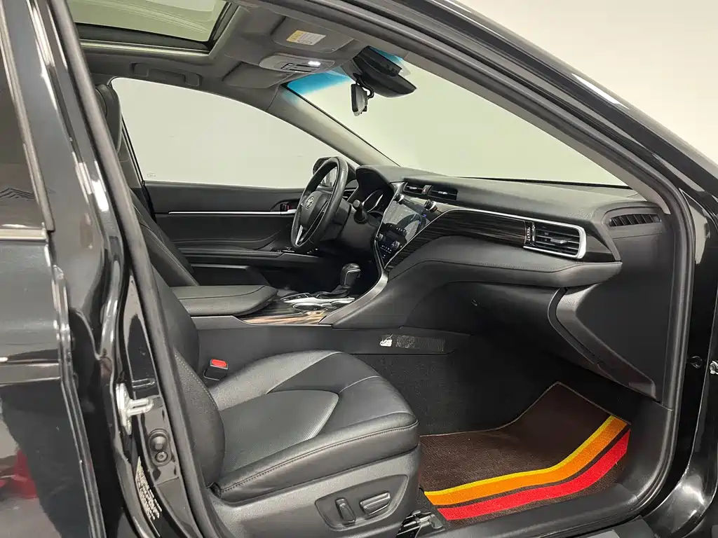 TOYOTA CAMRY 2021