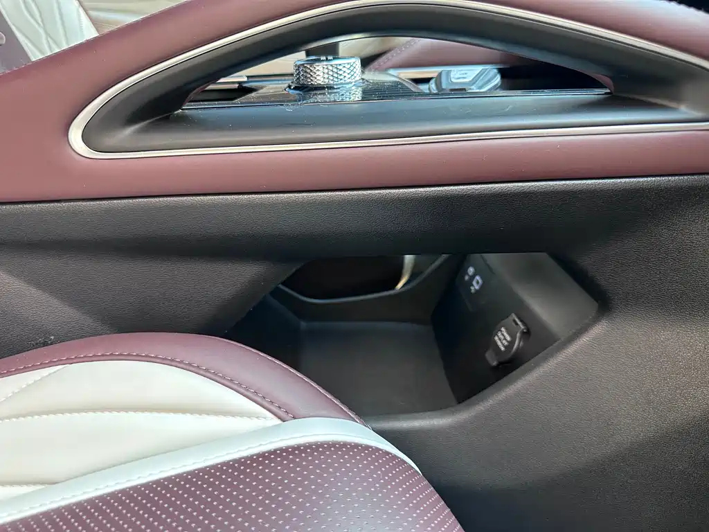 GEELY AUTO MONJARO 2022