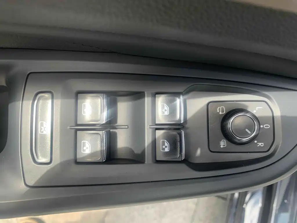 VOLKSWAGEN PASSAT 2020