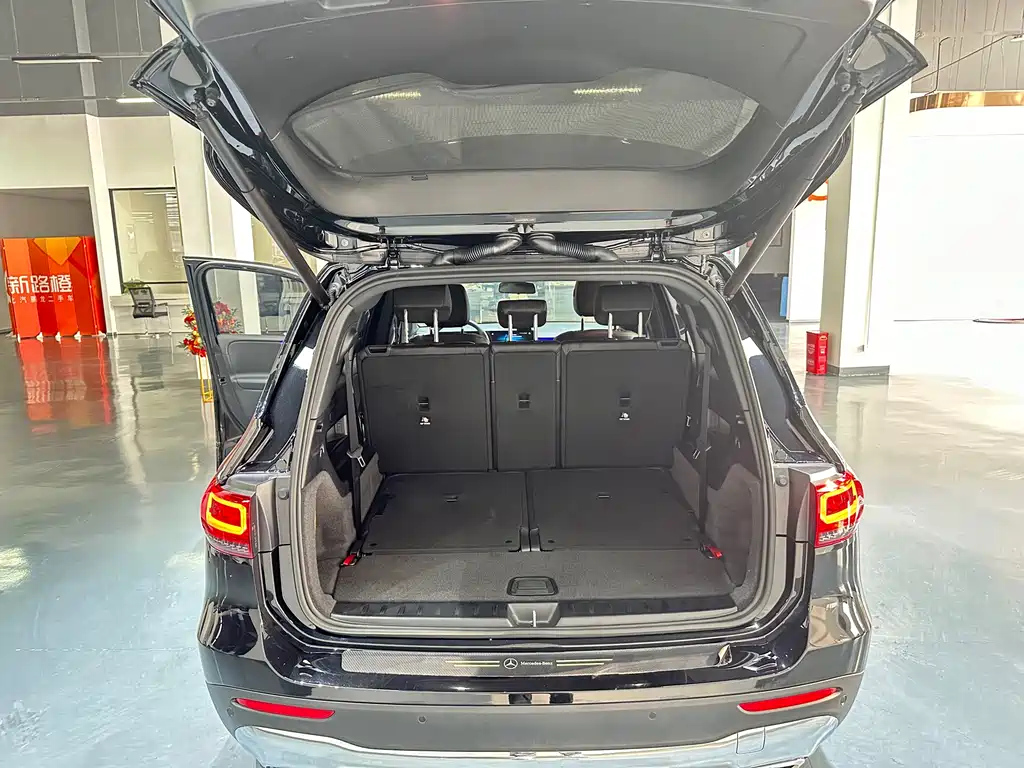 MERCEDES BENZ GLB 2023