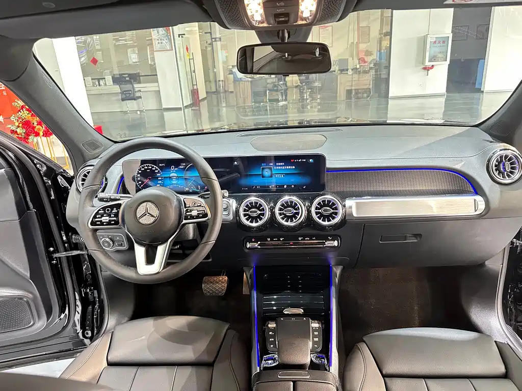 MERCEDES BENZ GLB 2023