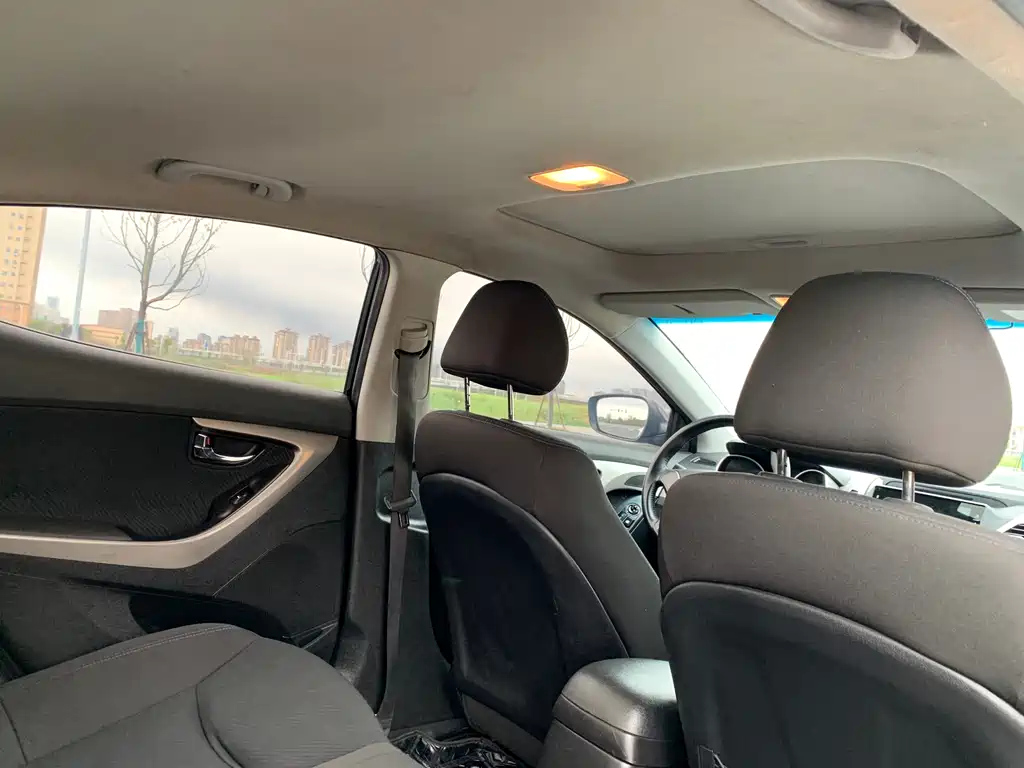 HYUNDAI ELANTRA 2013