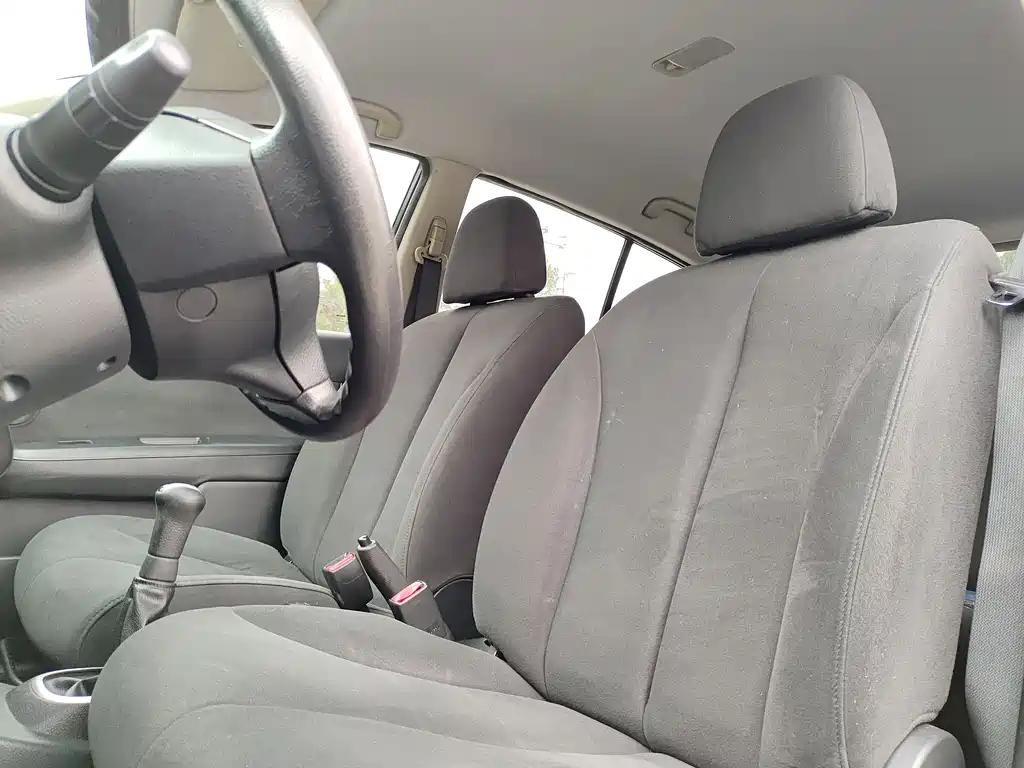 NISSAN TIIDA TIIDA 2010