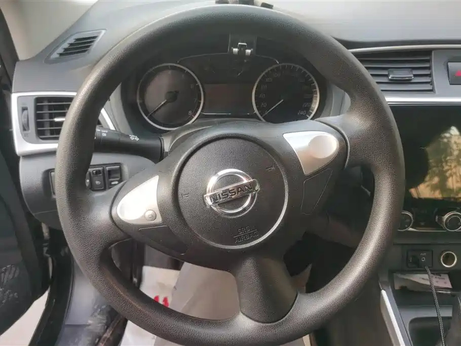 NISSAN SYLPHY 2020