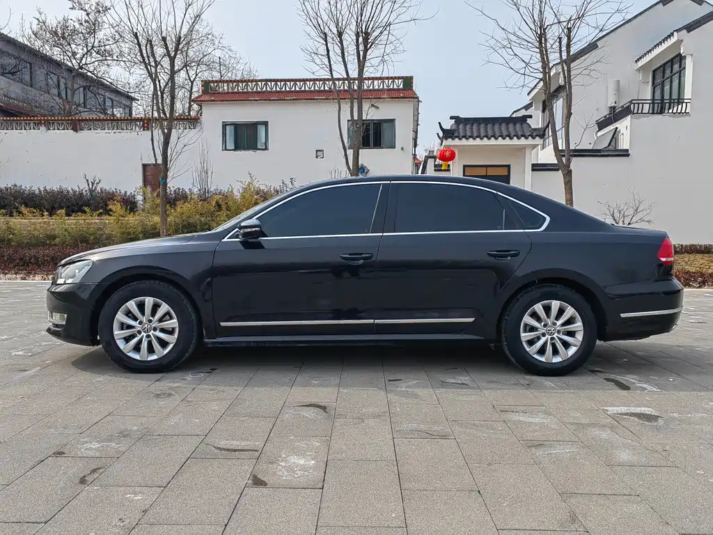 VOLKSWAGEN PASSAT 2016