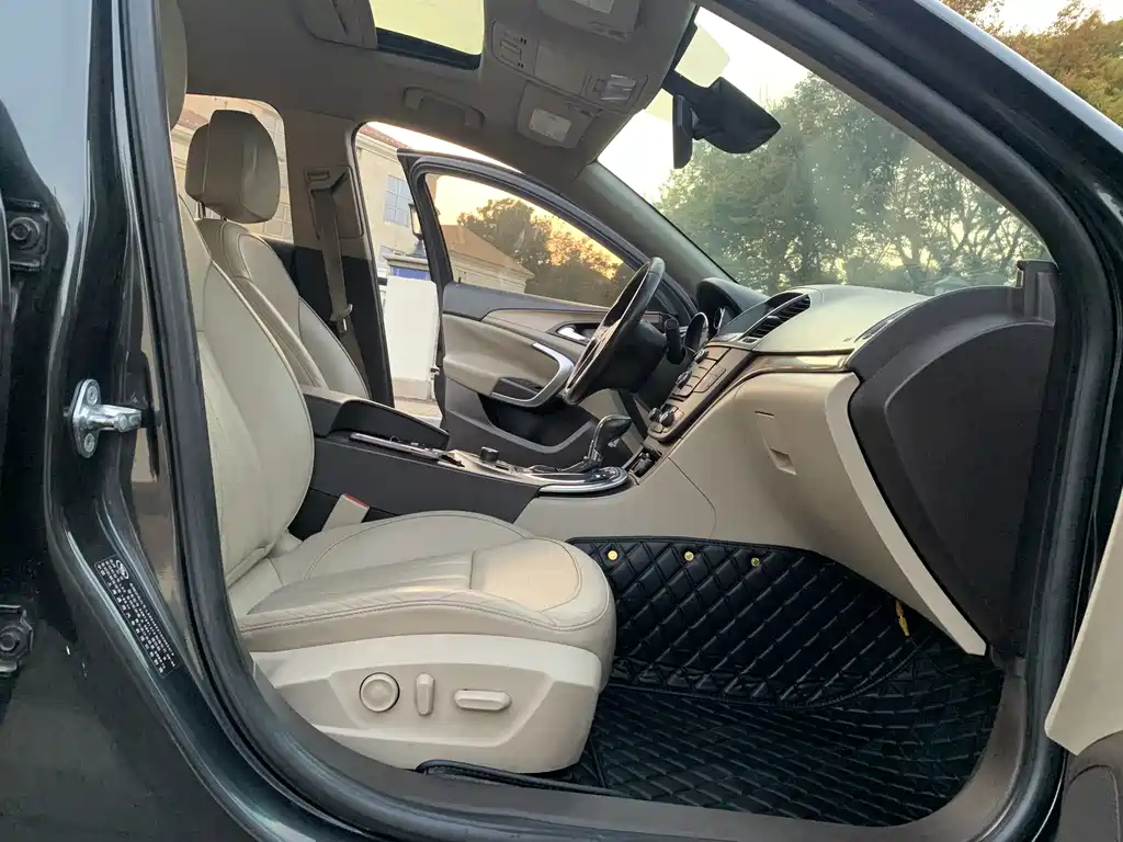 BUICK REGAL 2010