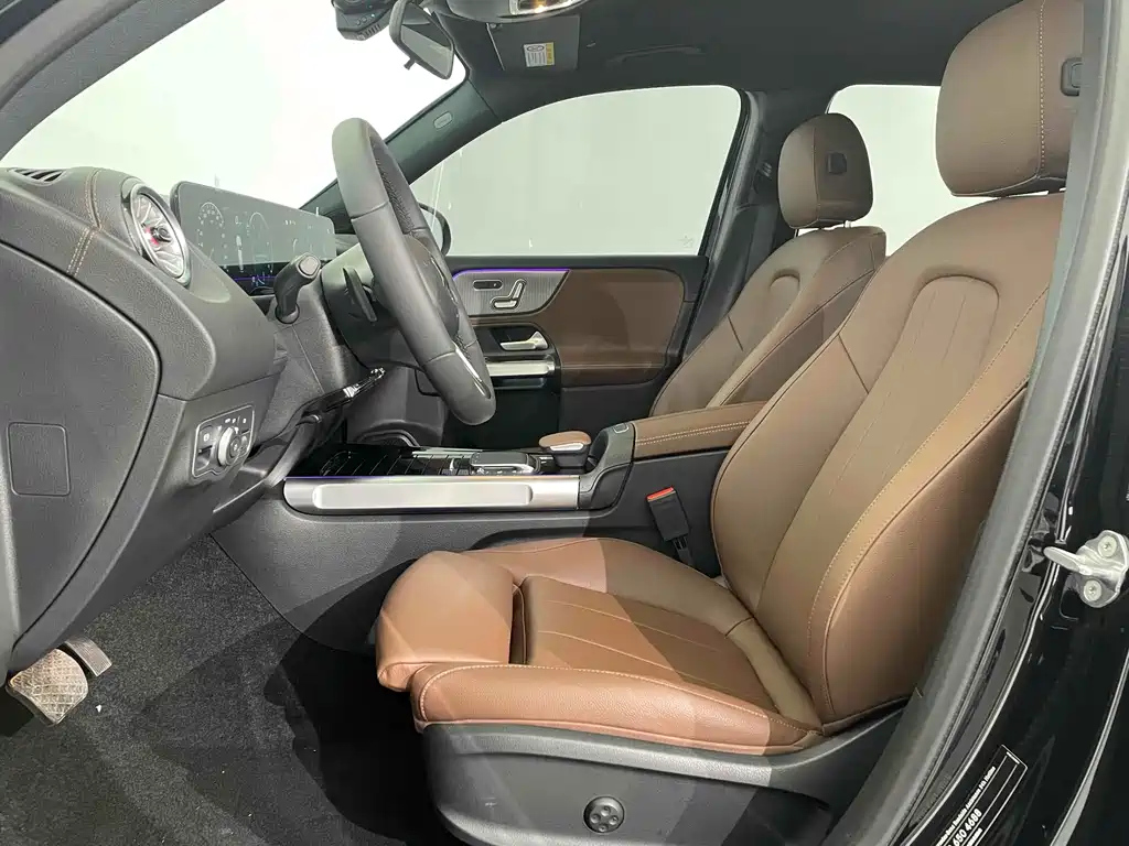 MERCEDES BENZ GLB 2023
