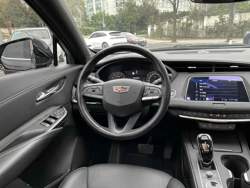 CADILLAC XT4 2020