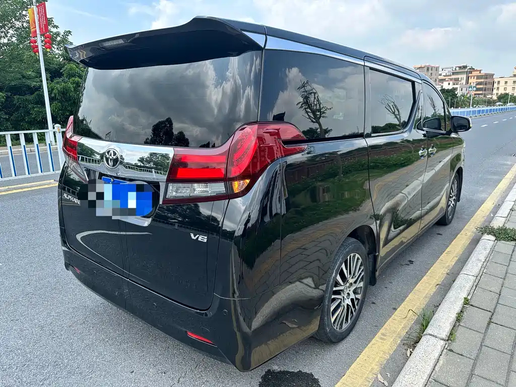 TOYOTA ALPHARD 2018