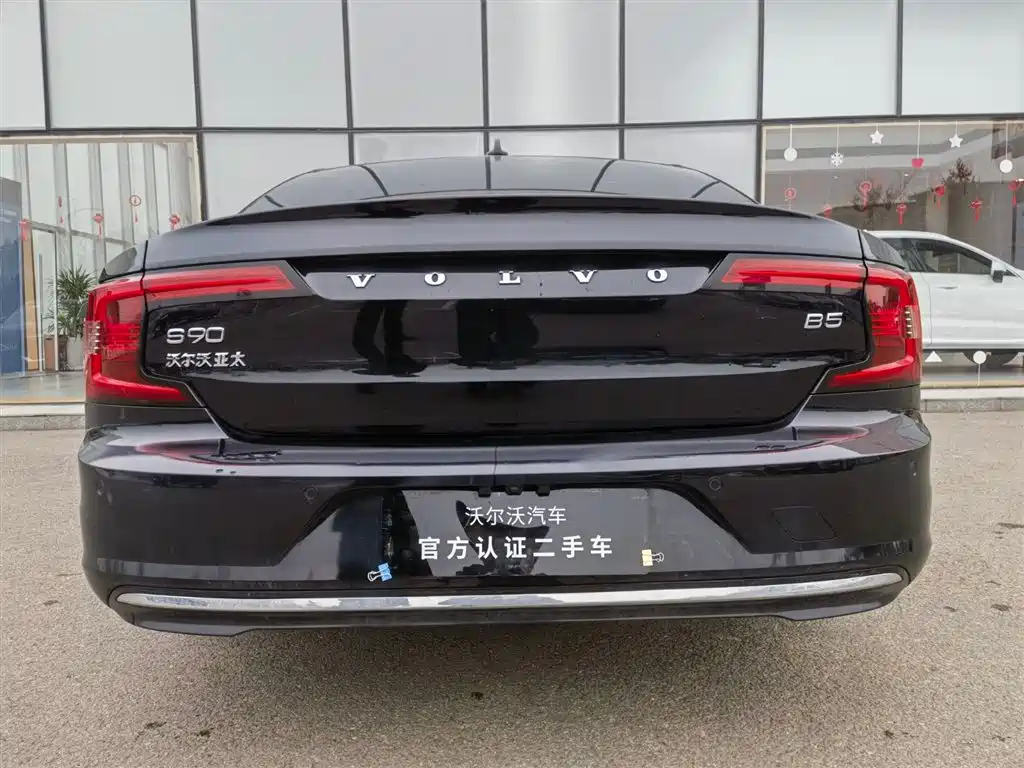 VOLVO S90 2022
