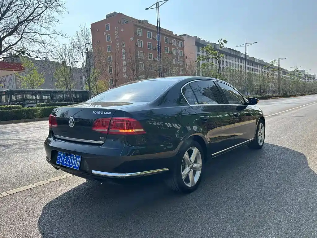 VOLKSWAGEN MAGOTAN 2016