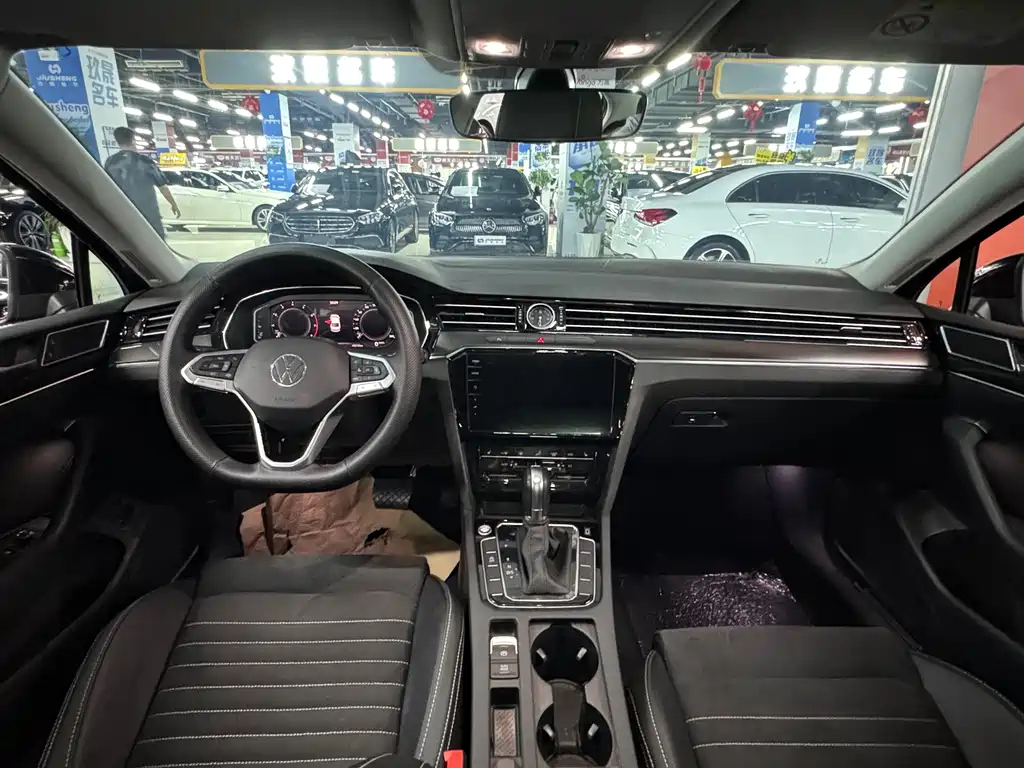 VOLKSWAGEN MAGOTAN 2022