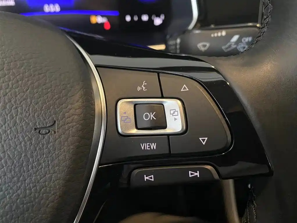 VOLKSWAGEN SAGITAR 2021
