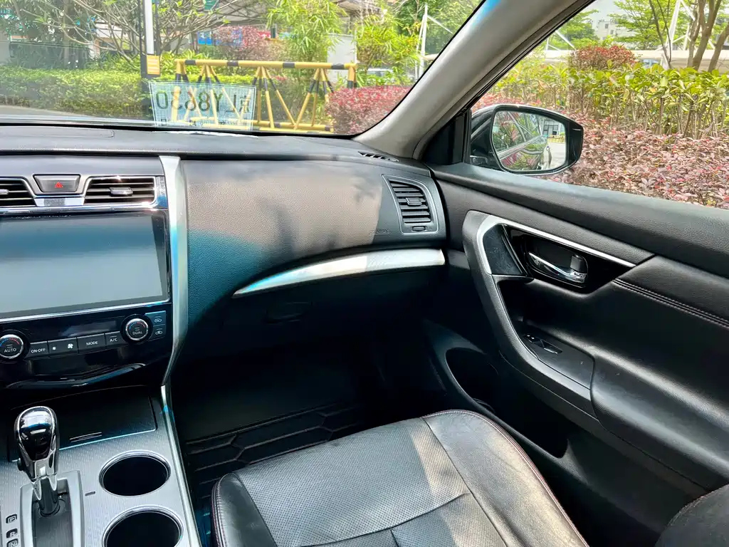 NISSAN TEANA 2018
