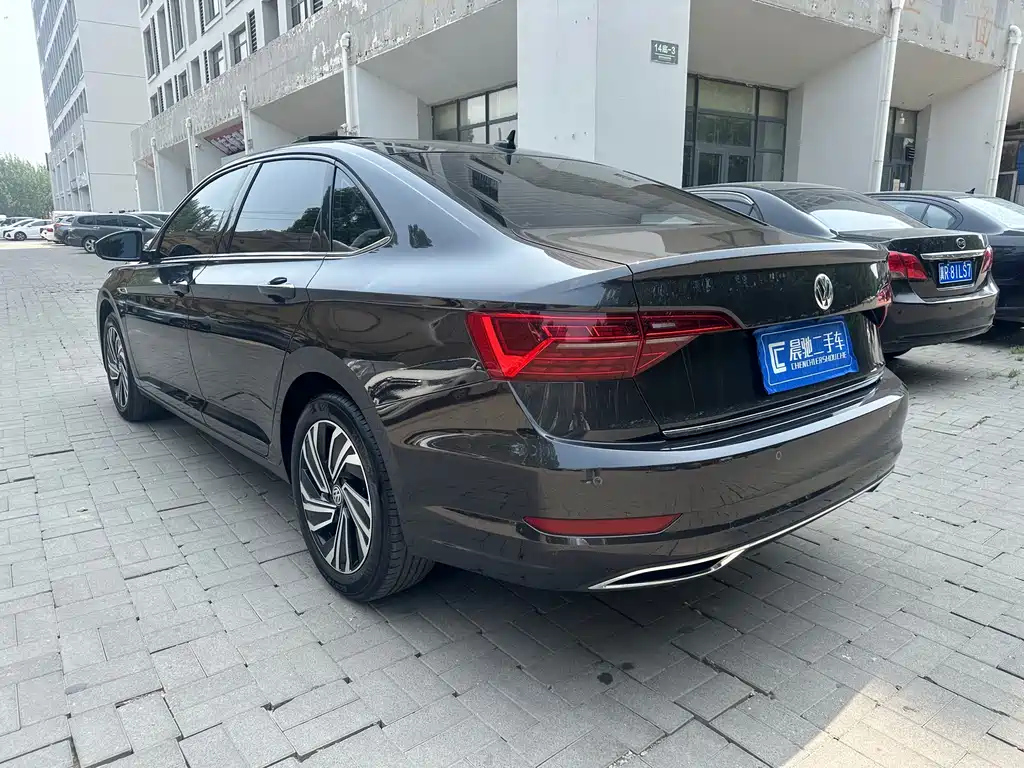 VOLKSWAGEN SAGITAR 2021