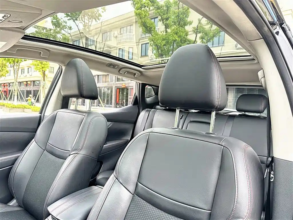 NISSAN QASHQAI 2019
