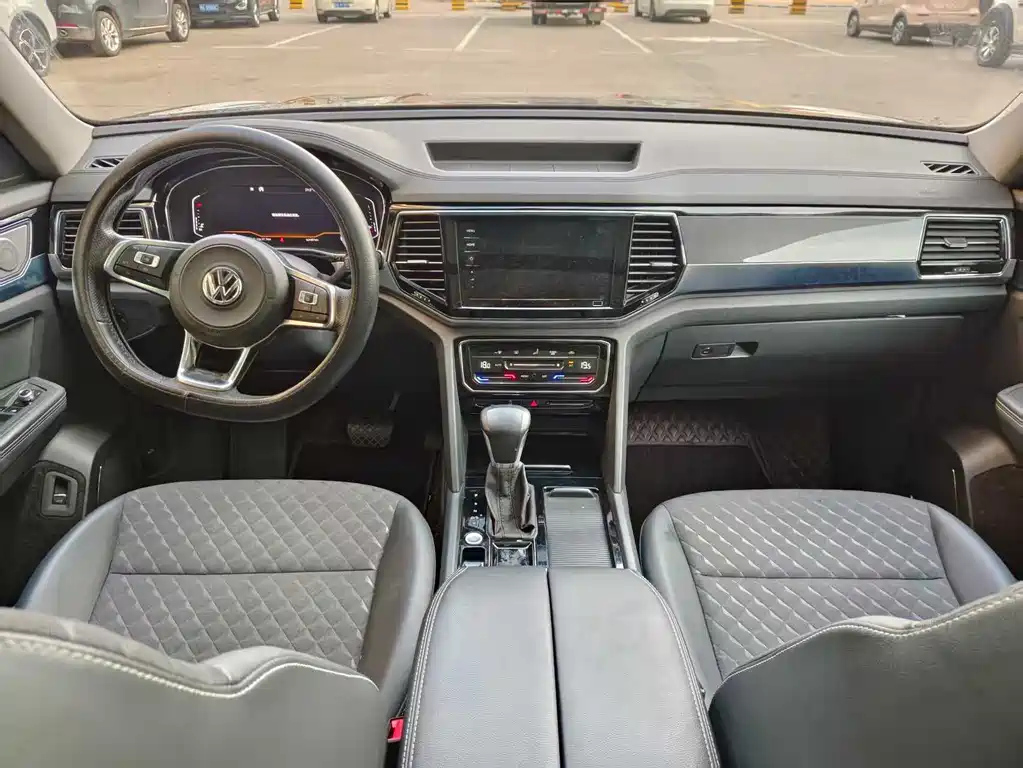 VOLKSWAGEN TOURAN 2019