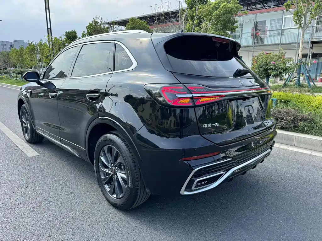 HONGQI HS5 2023