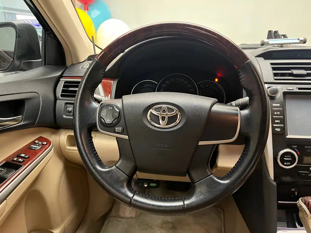 TOYOTA CAMRY 2014