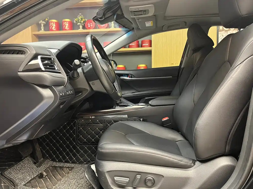 TOYOTA CAMRY 2019