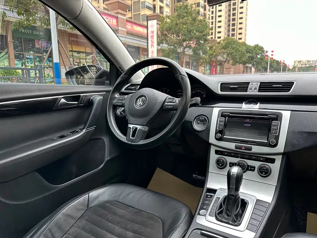 VOLKSWAGEN MAGOTAN 2015