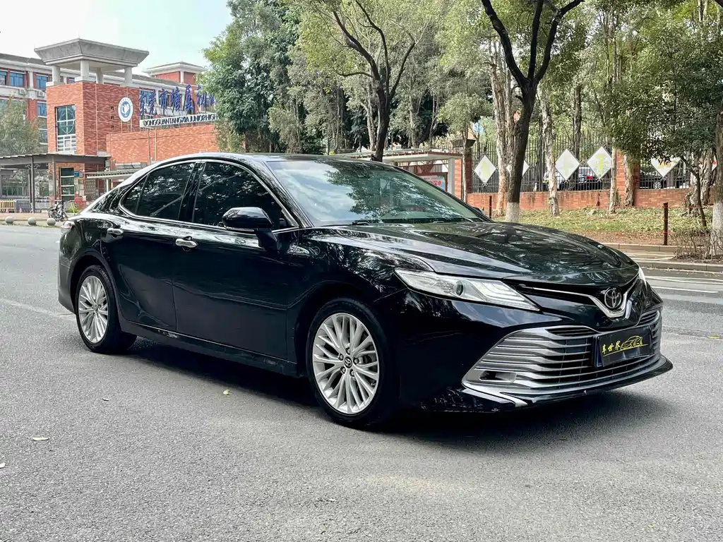 TOYOTA CAMRY 2019